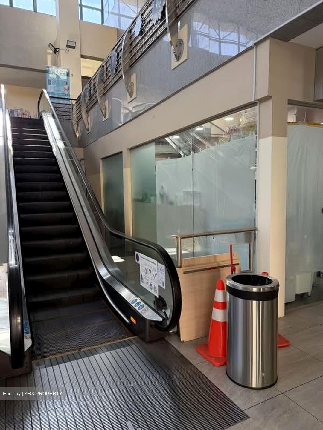 Elias Mall (D18), Retail #567735281